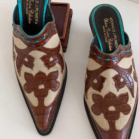 Donald J.Pliner Western Couture Collection Slides - Picture 7 of 7